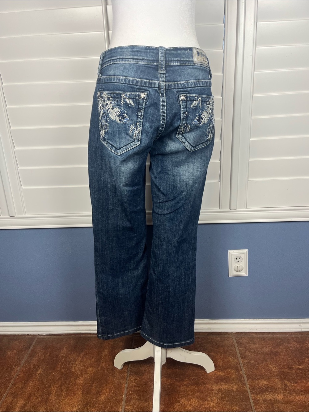 Grace Easy Fit Mid Rise Embroidered Bootcut Jeans Women’s Size 29 Dark Wash